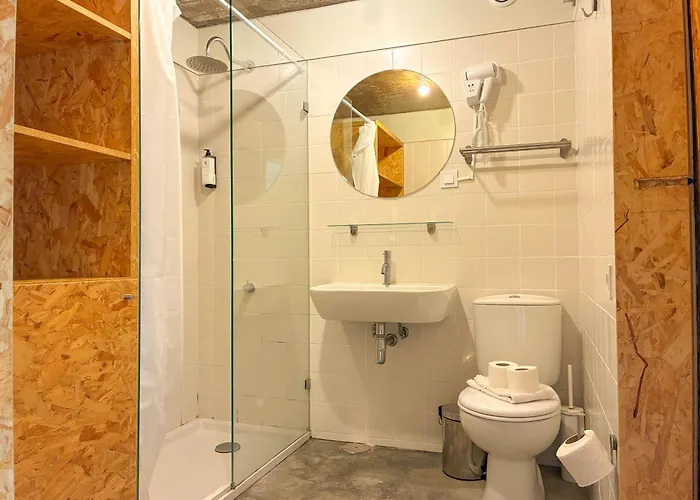 Madragoa Modern شقة