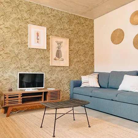 Madragoa Modern Apartament *