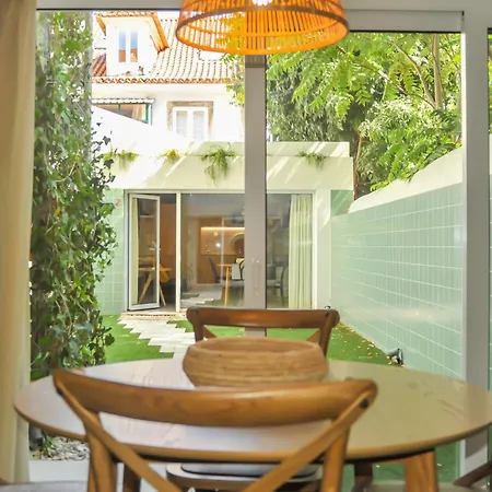 Madragoa Modern *